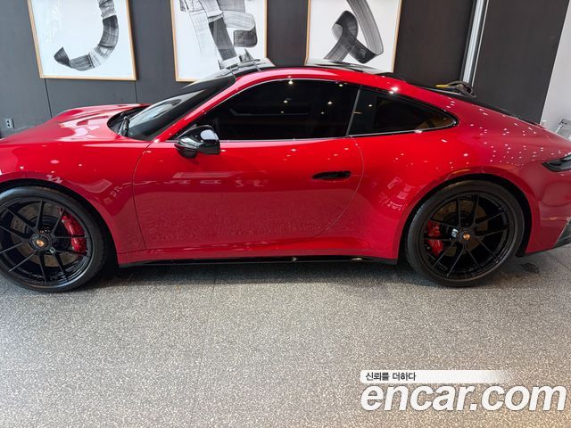 Porsche 911 Carrera 4 GTS — пробег 1 800 км — фото 2 из 5