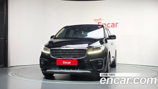 Kia Carnival 9-Seater Noblesse Special — пробег 71 158 км — фото 3 из 5