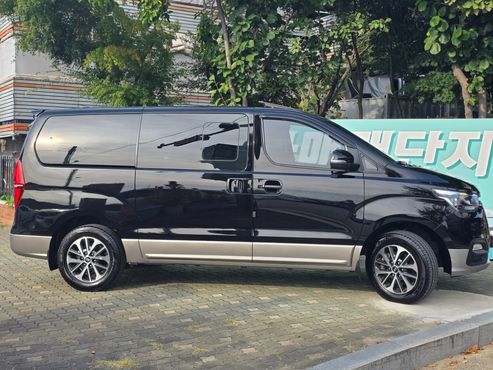 Hyundai Starex 4WD Urban 9-Seater Exclusive — пробег 143 298 км — фото 4 из 5