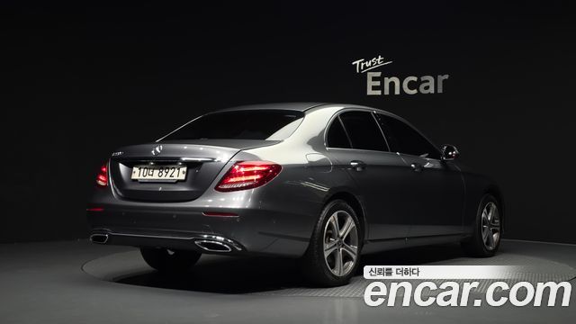 Mercedes-Benz E-Class E220d Avantgarde — пробег 229 355 км — фото 2 из 5