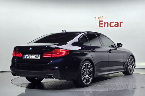 BMW 5-Series 520d M Sport Package Plus — пробег 71 265 км — фото 2 из 5