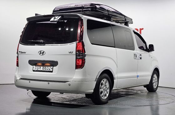 Hyundai Starex 12-Seater Wagon CVX Luxury — пробег 79 979 км — фото 2 из 5