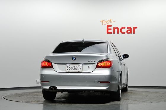 BMW 5-Series 530i Sedan — пробег 99 420 км — фото 4 из 5