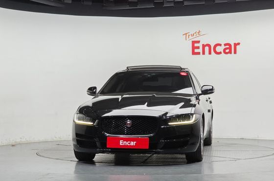 Jaguar XE 20d Prestige — пробег 89 868 км — фото 3 из 5