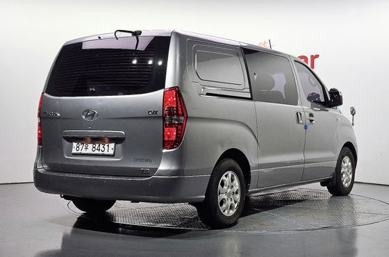Hyundai Starex 5-Seater VAN CVX Luxury — пробег 186 646 км — фото 2 из 5