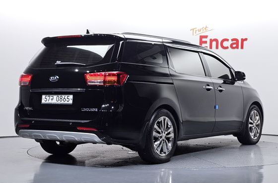 Kia Carnival Gasoline 7-seater Limousine President — пробег 90 013 км — фото 2 из 5