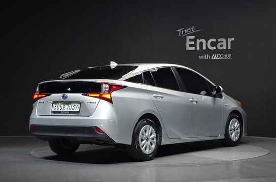 Toyota Prius 1.8 — пробег 49 687 км — фото 2 из 5
