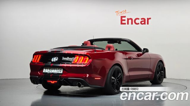 Ford Mustang Convertible — пробег 121 086 км — фото 2 из 5