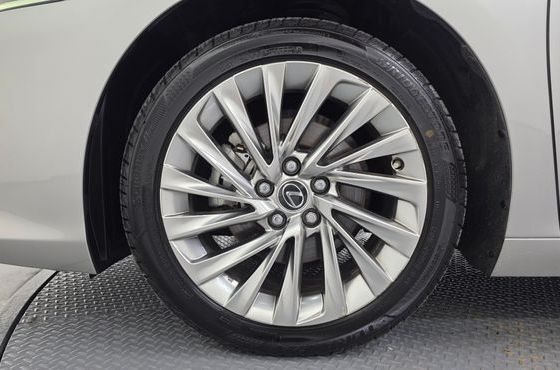 Lexus ES Executive — пробег 58 180 км — фото 5 из 5