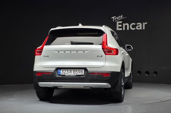 Volvo XC40 B4 Ultimate Bright — пробег 5 833 км — фото 4 из 5
