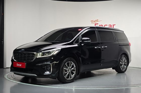 Kia Carnival 9-Seater Luxury — пробег 100 293 км — фото 1 из 5