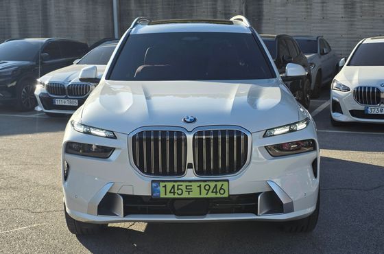 BMW X7 xDrive 40i Design Pure Excellence 7-Seater — пробег 4 148 км — фото 3 из 5