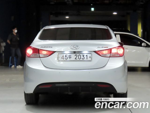 Hyundai AVANTE M16 GDI Luxury — пробег 88 000 км — фото 4 из 5