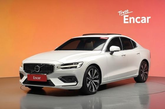 Volvo S60 B5 Ultimate Bright — пробег 30 660 км — фото 1 из 5