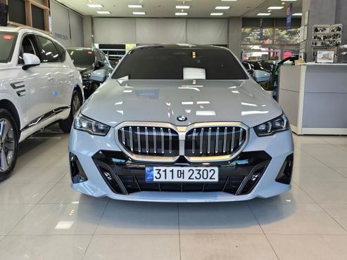 BMW 5-Series 520i M Sport — пробег 13 980 км — фото 2 из 5