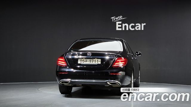 Mercedes-Benz E-Class из Кореи Encar