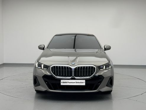 BMW 5-Series 530i xDrive M Sport — пробег 12 915 км — фото 2 из 5