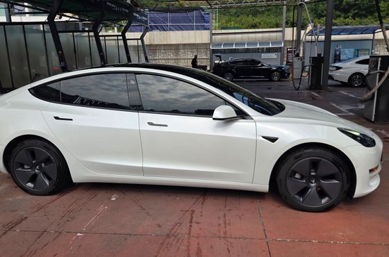 Tesla Model 3 RWD — пробег 65 700 км — фото 2 из 5