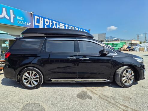 Kia Carnival 9-seater Hi-Limousine Prestige — пробег 198 000 км — фото 3 из 5