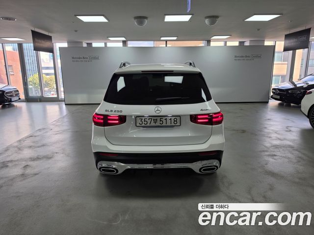 Mercedes-Benz GLB-Class GLB250 4MATIC — пробег 7 791 км — фото 4 из 5