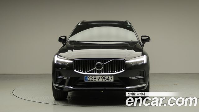 Volvo XC60 T8 Ultra Bright — пробег 20 726 км — фото 2 из 5