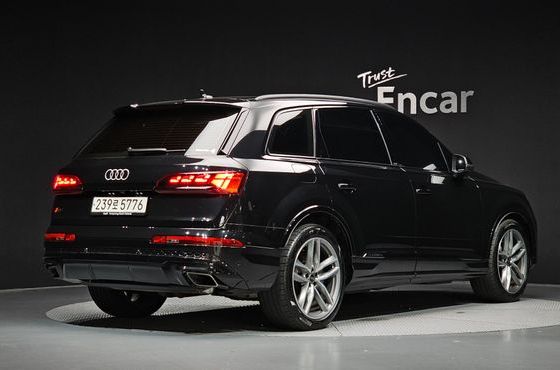 Audi Q7 55 TFSI Quattro Premium — пробег 27 686 км — фото 2 из 5
