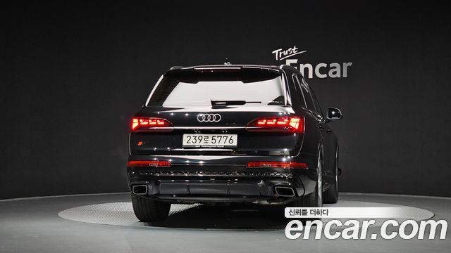 Audi Q7 55 TFSI Quattro Premium — пробег 27 686 км — фото 4 из 5