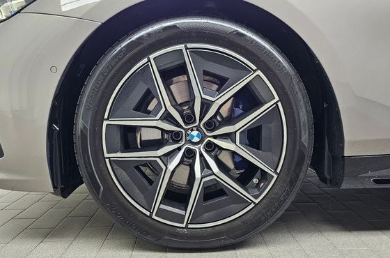BMW 5-Series 520i M Sport — пробег 10 051 км — фото 5 из 5