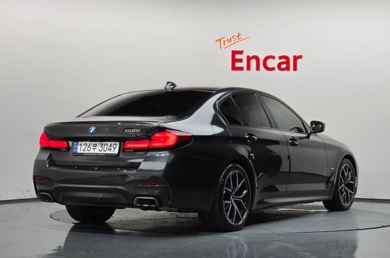BMW 5-Series 530i M Sport Package — пробег 78 216 км — фото 2 из 5