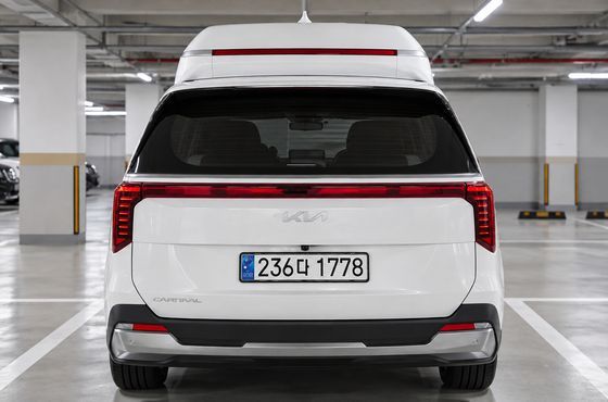 Kia Carnival Gasoline 9-Seater Hi Limousine Signature — пробег 12 375 км — фото 2 из 5
