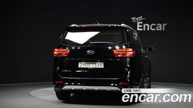 Kia Carnival из Кореи Encar