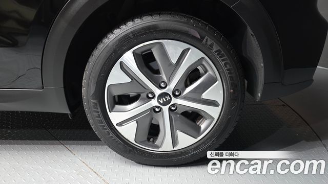 Kia Niro Prestige — пробег 68 282 км — фото 5 из 5