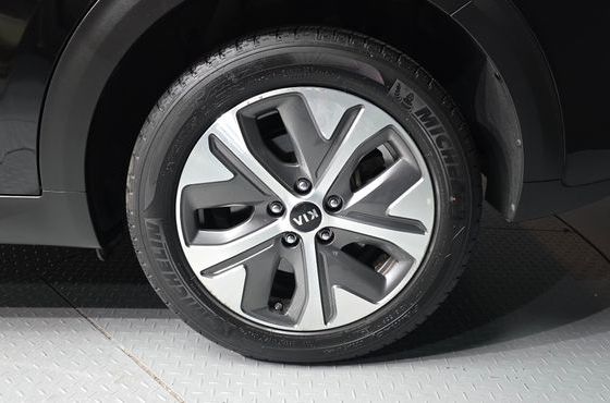 Kia Niro Prestige — пробег 68 282 км — фото 5 из 5