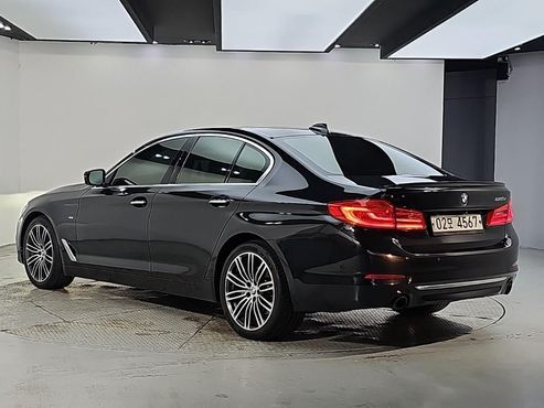 BMW 5-Series 520d Luxury Special Edition — пробег 210 000 км — фото 3 из 5