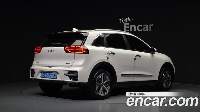 Kia Niro Prestige — пробег 90 841 км — фото 2 из 5