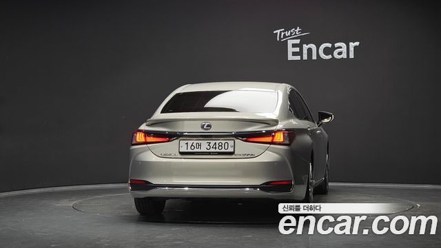 Lexus ES Executive — пробег 66 763 км — фото 4 из 5