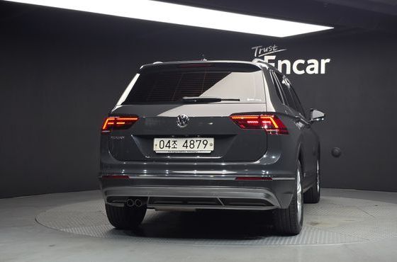 Volkswagen Tiguan 2.0 TDI Premium — пробег 228 528 км — фото 4 из 5