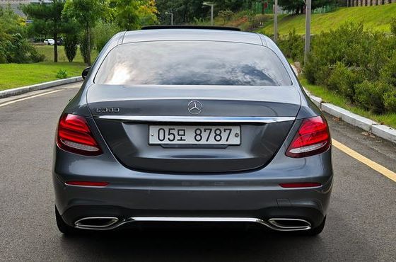 Mercedes-Benz E-Class E300 AMG Line — пробег 40 270 км — фото 4 из 5