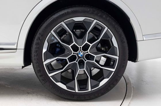 BMW X7 xDrive 40i M Sport 6STR — пробег 4 000 км — фото 3 из 5
