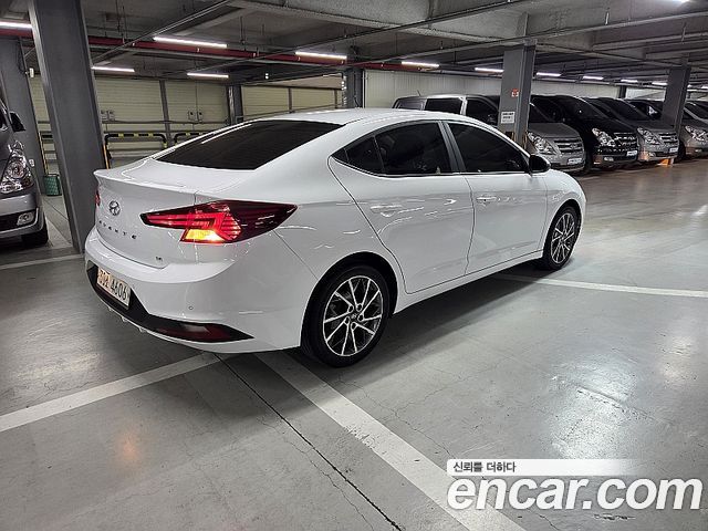 Hyundai AVANTE из Кореи Encar