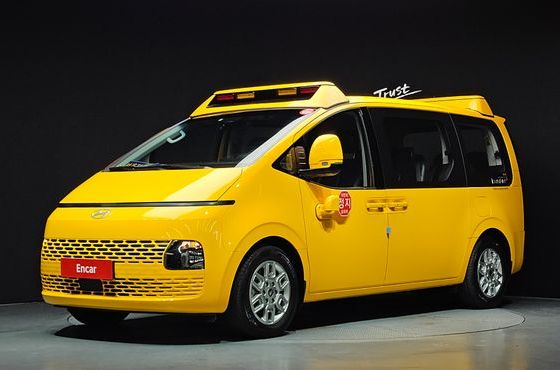 Hyundai Staria L3.5 Kinder Safety Car 11-Seater — пробег 17 181 км — фото 1 из 5