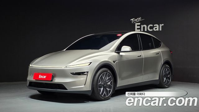 Tesla Model Y L Long Range AWD — пробег 3 578 км — фото 1 из 5