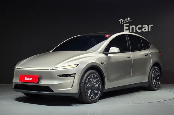 Tesla Model Y L Long Range AWD — пробег 3 578 км — фото 1 из 5
