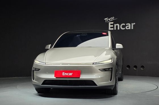 Tesla Model Y L Long Range AWD — пробег 3 578 км — фото 3 из 5
