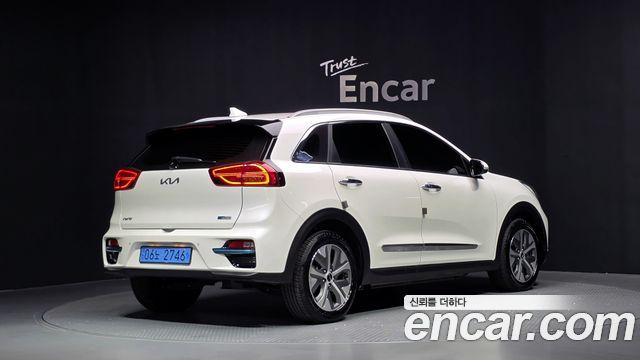 Kia Niro Prestige — пробег 127 617 км — фото 2 из 5