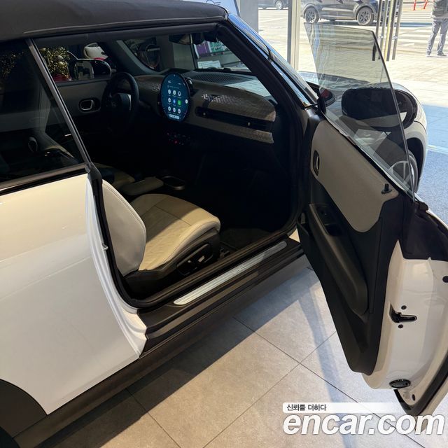 Mini Cooper Convertible Favoured — пробег 16 000 км — фото 4 из 5