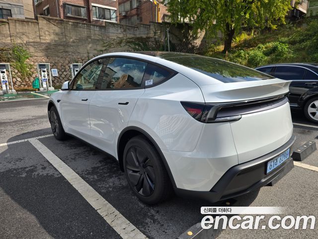 Tesla Model Y Premium RWD — пробег 35 км — фото 2 из 5
