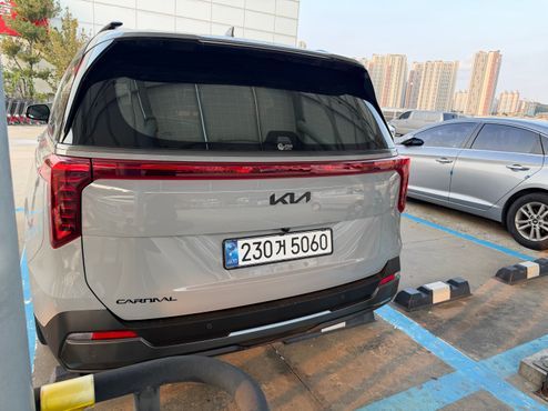 Kia Carnival Diesel 9-Seater Gravity — пробег 25 000 км — фото 4 из 5