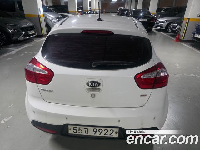 Kia pride 1.6 GDI Hatchback Luxury — пробег 309 788 км — фото 4 из 5
