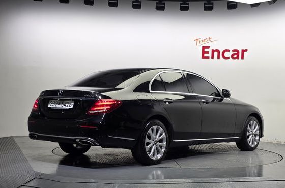 Mercedes-Benz E-Class E300 4MATIC Exclusive — пробег 148 065 км — фото 2 из 5